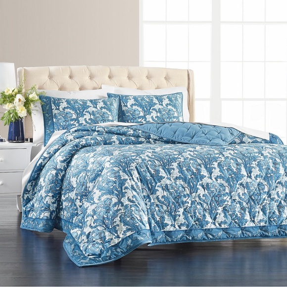 Martha Stewart Collection Nouveau Floral Velvet Quilt, Full/Queen - Picture 1 of 3